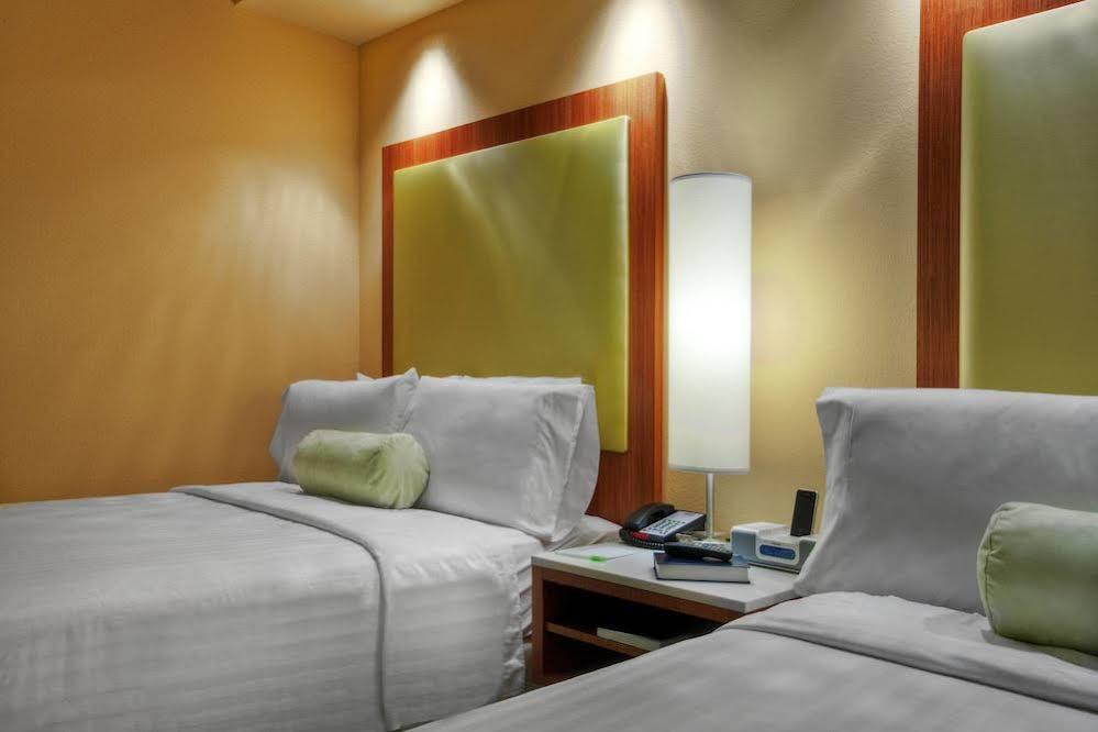 Springhill Suites By Marriott Baton Rouge North / Airport Exterior photo