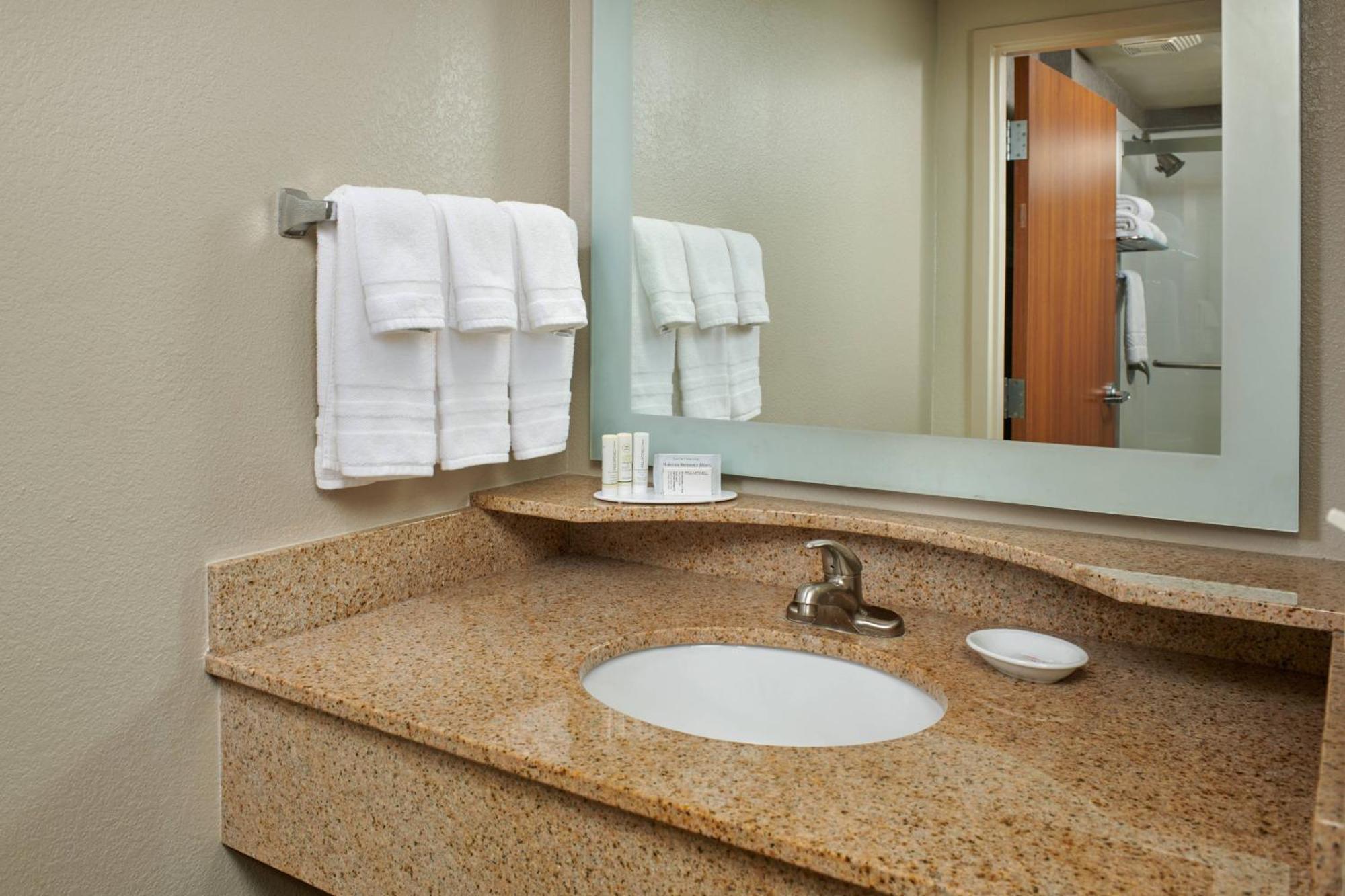 Springhill Suites By Marriott Baton Rouge North / Airport Exterior photo