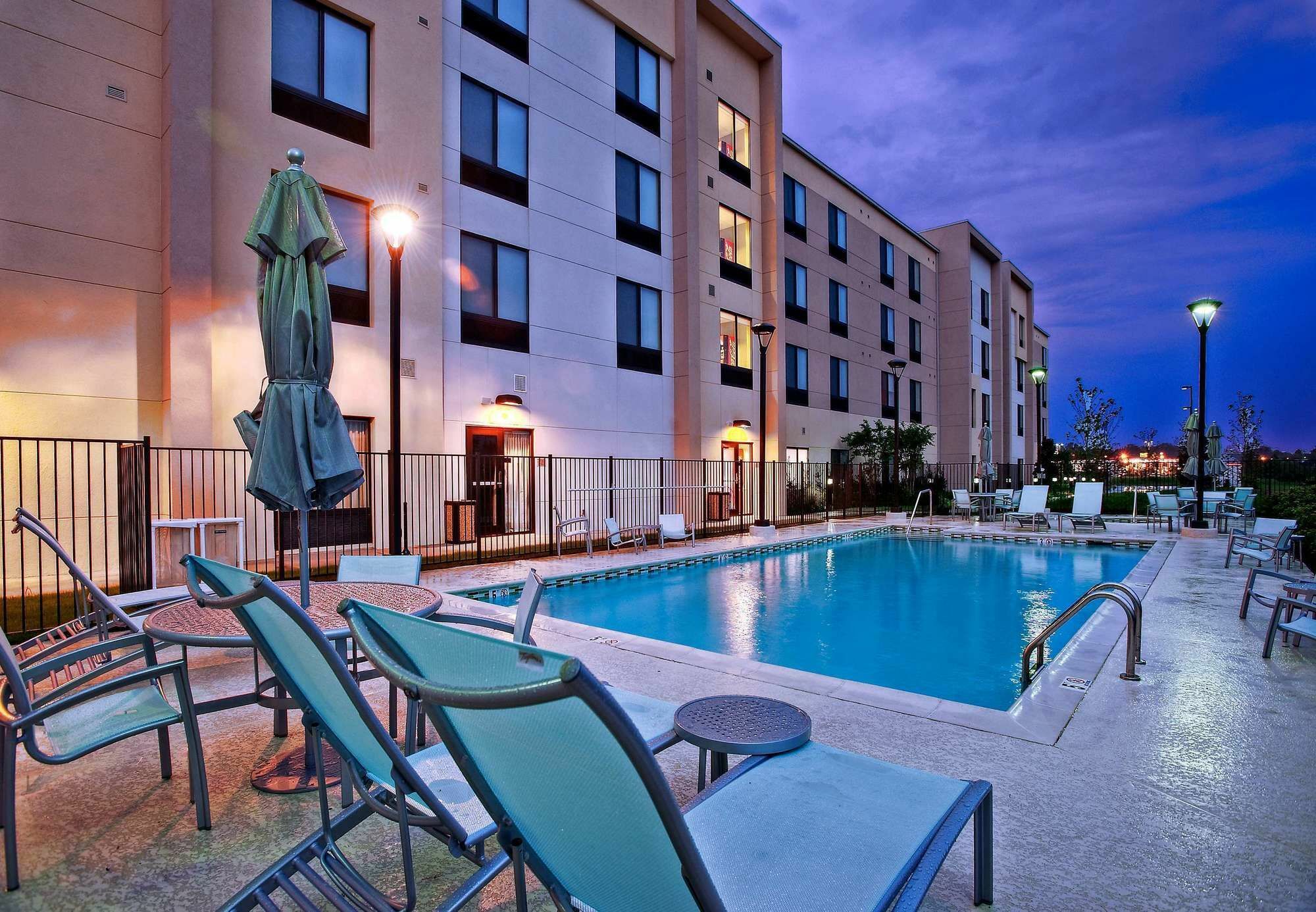 Springhill Suites By Marriott Baton Rouge North / Airport Exterior photo